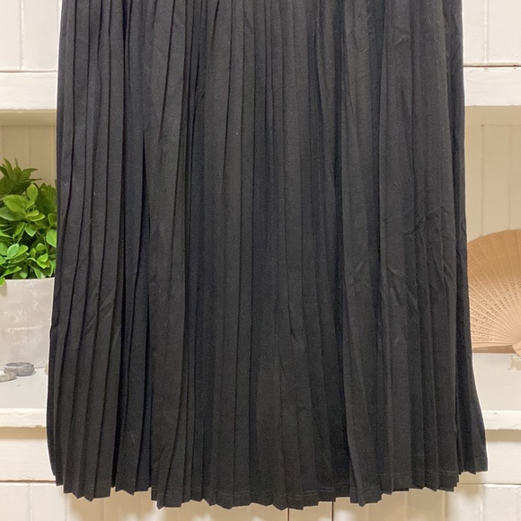 Classic Accordion Midi Skirt - a new day / 10 - Picture 3 of 7